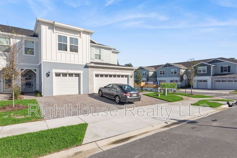 Oviedo House: 115 Ivy Edge Lane