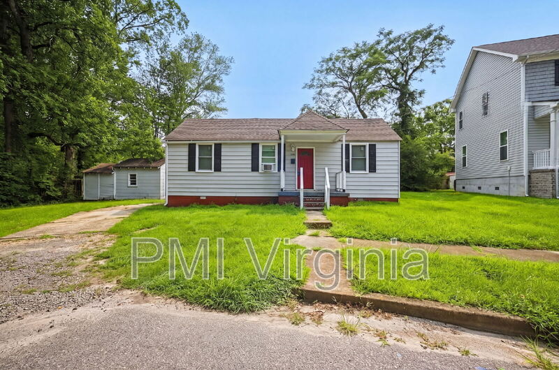 Norfolk House: 3407 Essex Cir