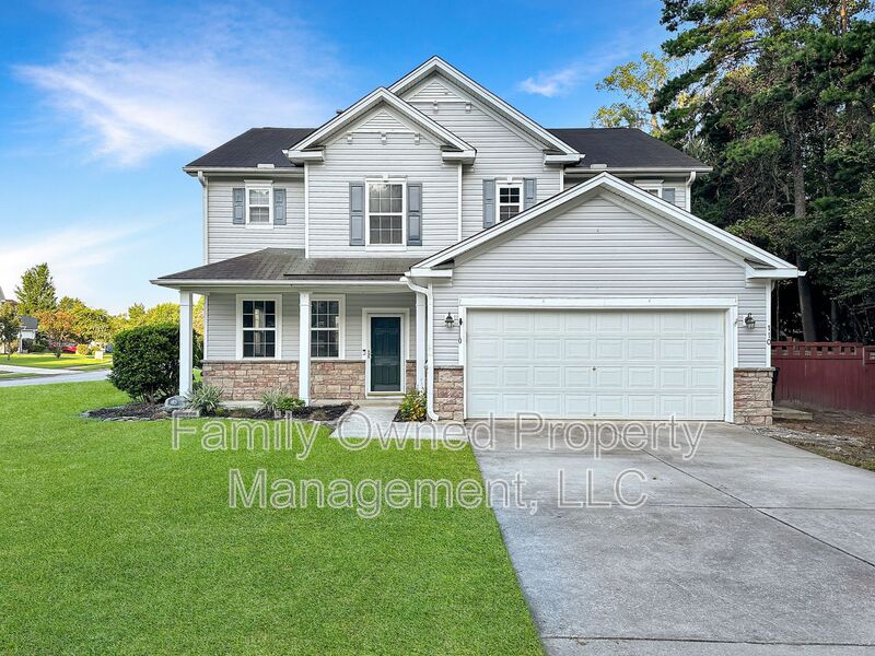 Ladson House: 110 Education Blvd