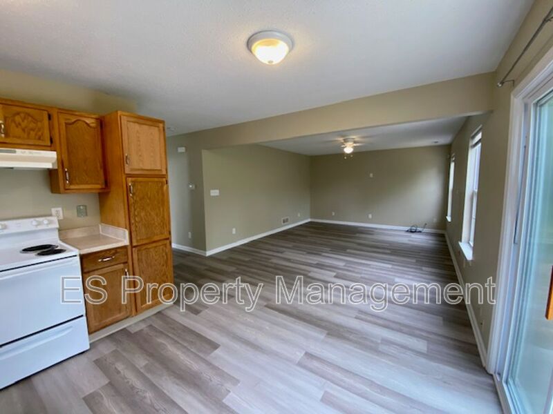 Wonderful 4 Bedroom 2.5 Bathroom Two Story Home in Lawrence! - Photo 14