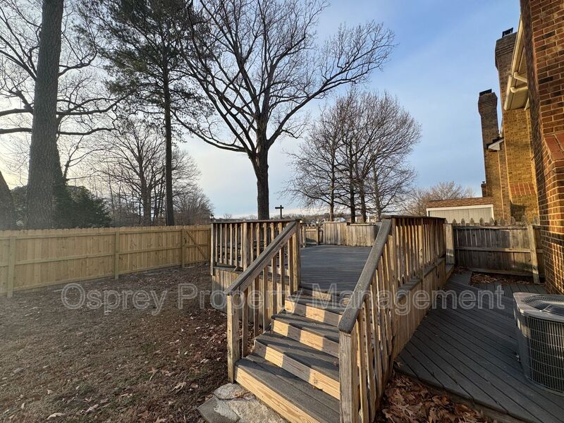 Charming, end-unit brick townhome! *ASK ABOUT OF ZERO DEPOSIT* - Photo 22