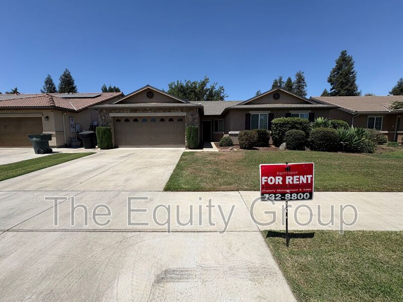 Visalia House: 4704 West Rialto Avenue