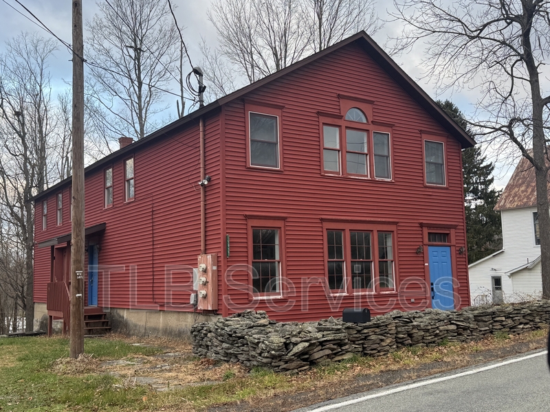 Dalton Condo: 15927 Pennsylvania 407 - 2nd Floor