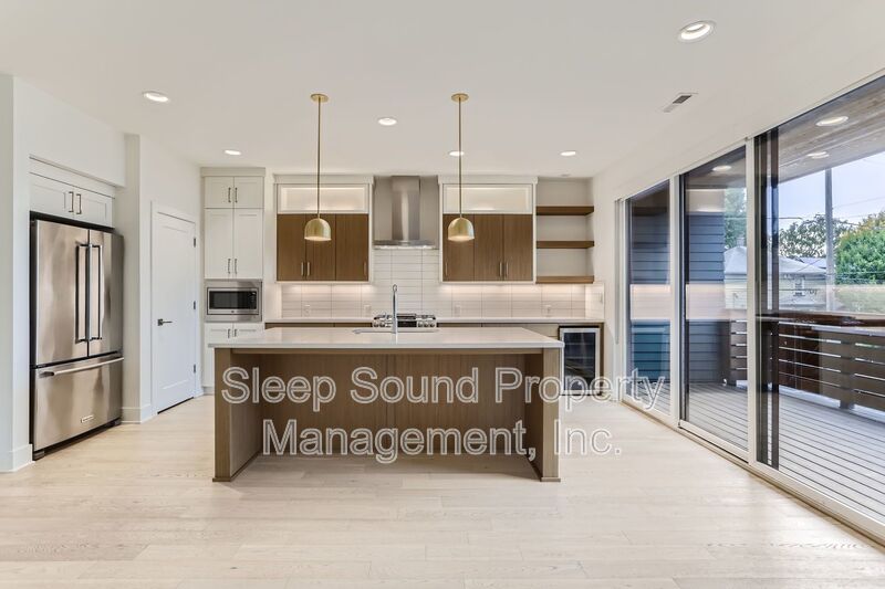 Portland Townhome: 465 NE Skidmore Street