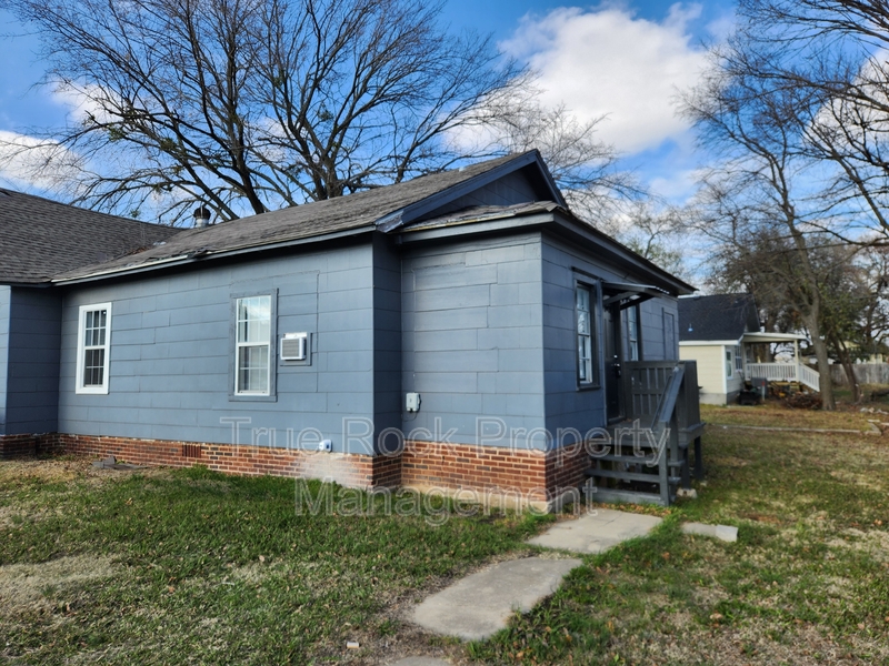 Ada House: 426 W. 15th