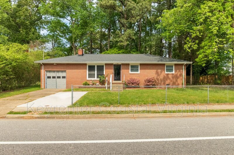 Hampton House: 604 Big Bethel Rd