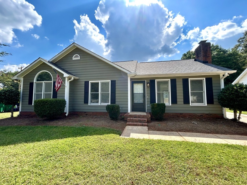 Charlotte House: 1311 Hathshire Drive