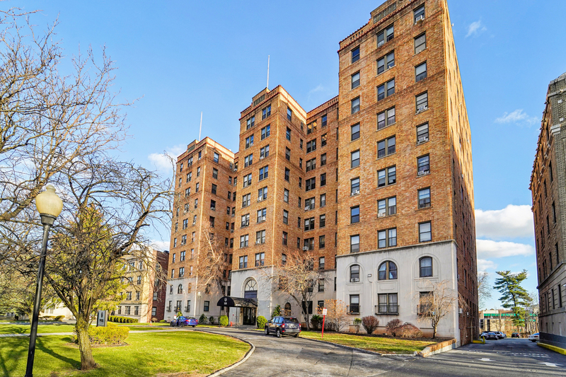East Orange Condo: 106 S Harrison St - 104