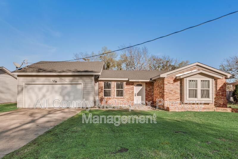 Terrell House: 1303 S. Medora Street