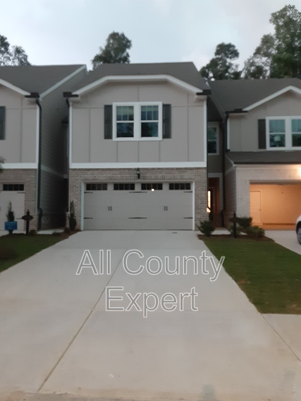 Dawsonville House: 305 Timberland Ave