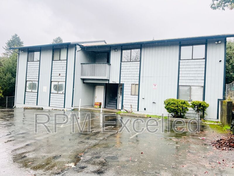 SeaTac Condo: 16006 34th Ave S