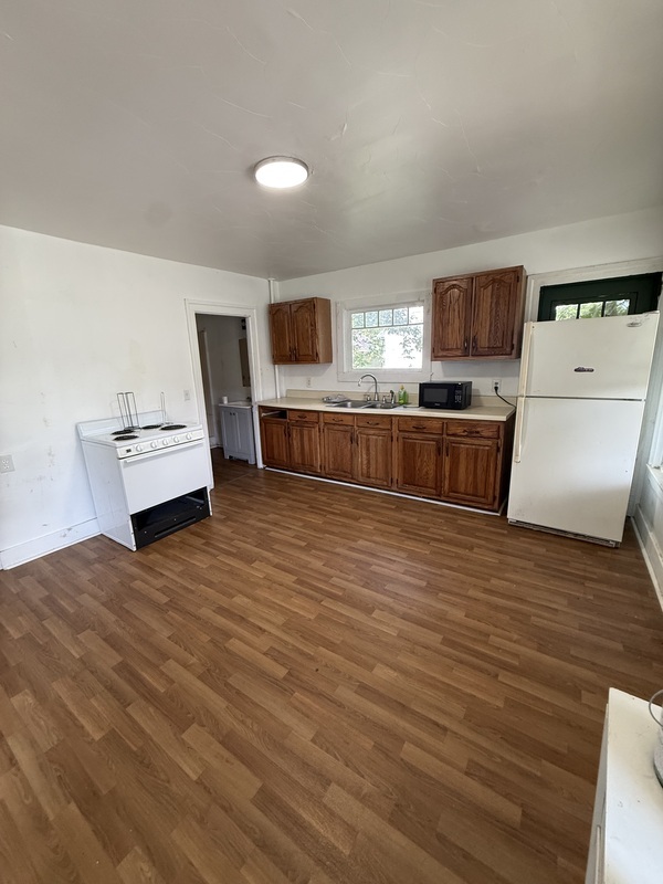 Watertown Condo: 402 Stone St