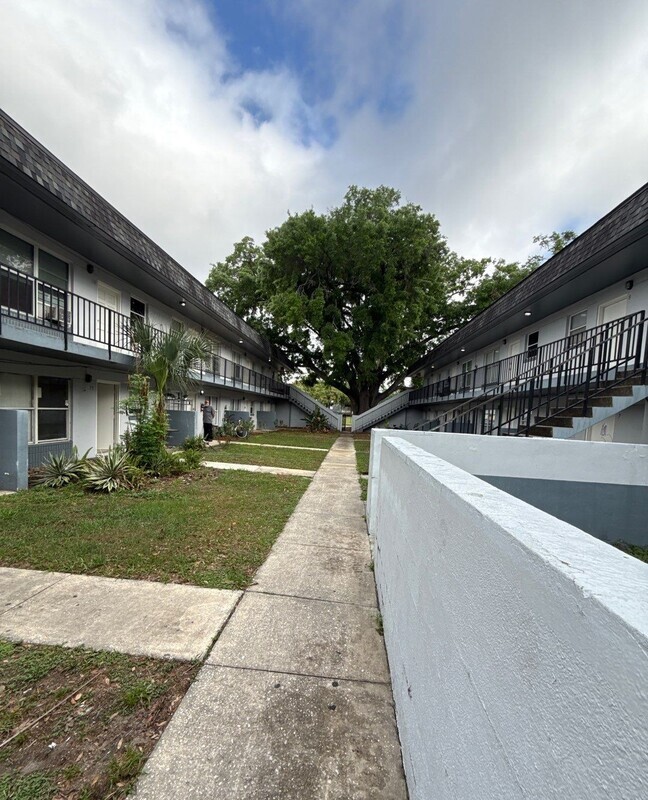 Orlando Condo: 221 S Dollins Ave