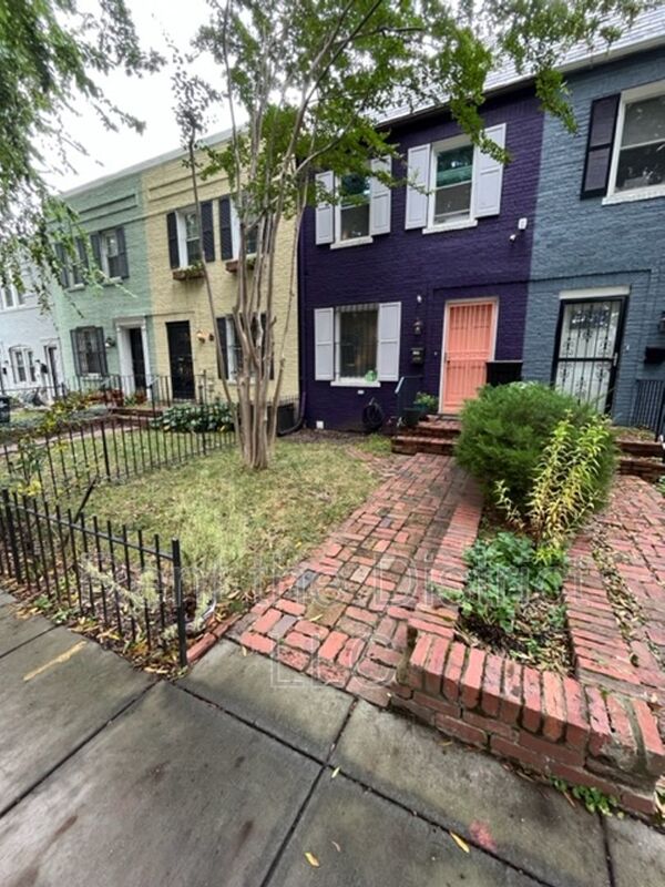 Washington House: 109 P Street SW