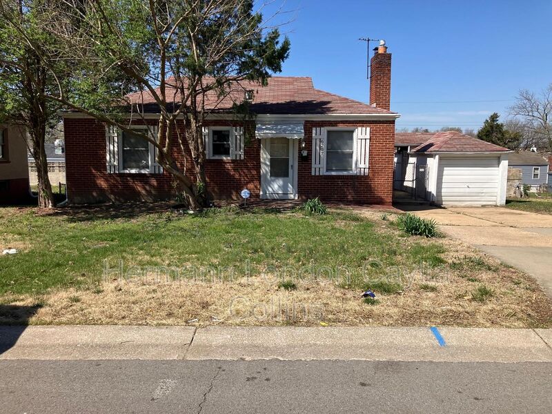 Saint Louis House: 6207 Tyndall Drive