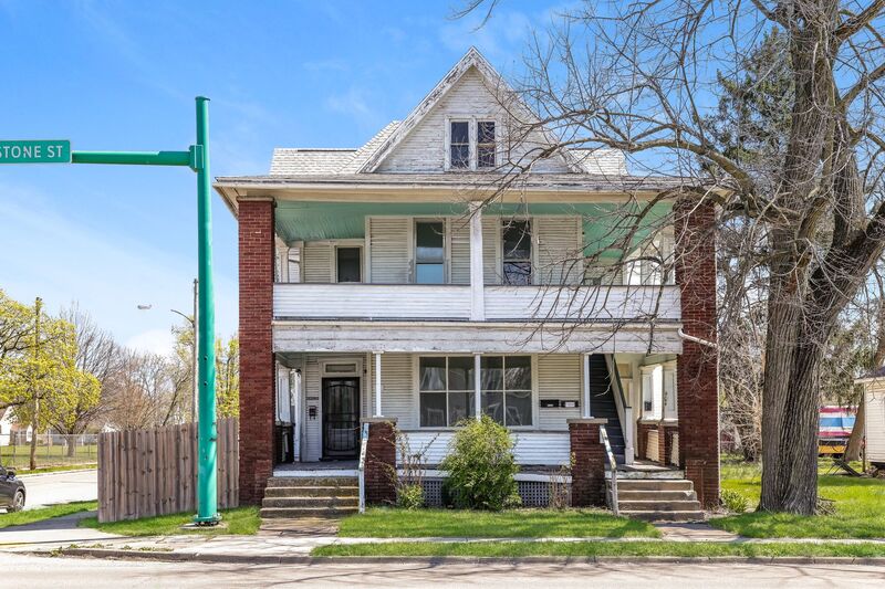 Springfield House: 902-904 1/2 S Limestone St.