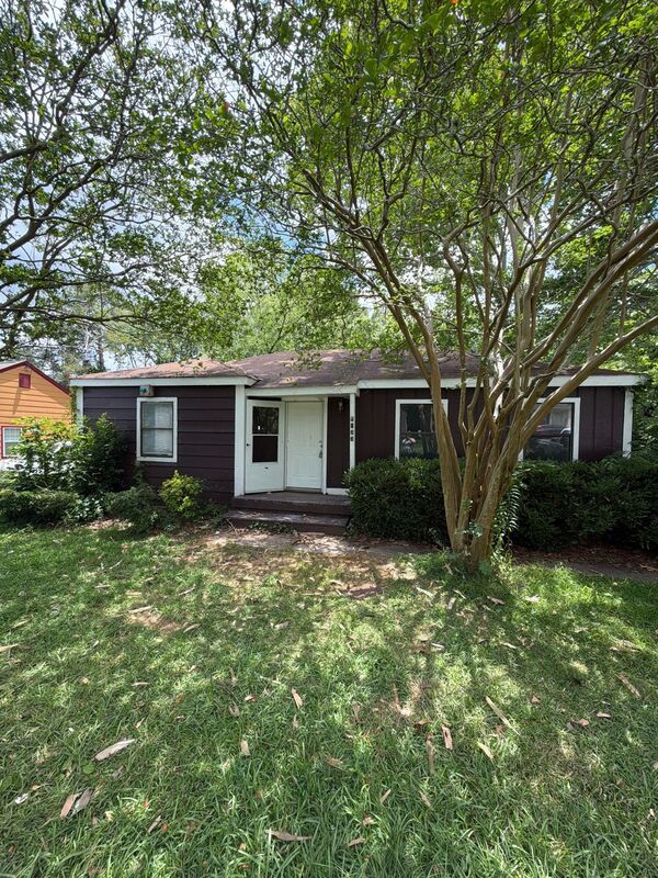 Jackson House: 1033 Dorgan Street