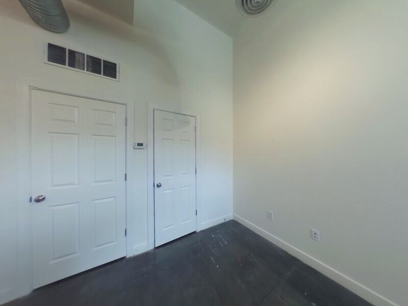 Richmond Condo: 302 N Goshen St