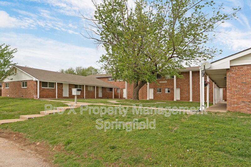 Springfield House: 2929 East University Street