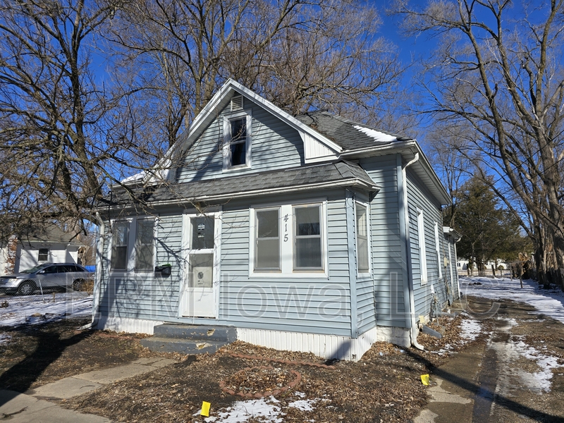 Waterloo House: 415 Adams Street