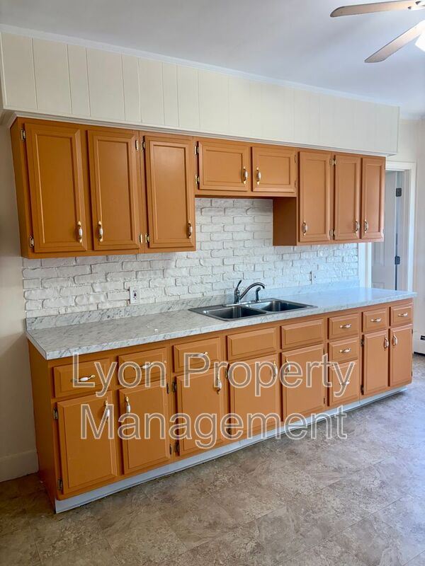 Pawtucket Condo: 98 Anthony Ave