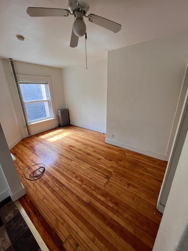 Madison Condo: 632 Howard Place - 103