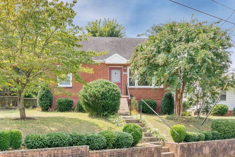 Charlottesville House: 1212 St. George Avenue