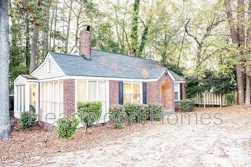 Columbia House: 3019 Forest Drive