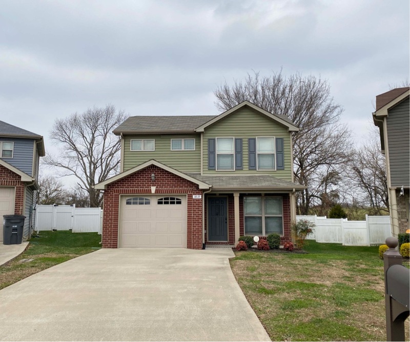 Clarksville House: 3835 Harvest Ridge