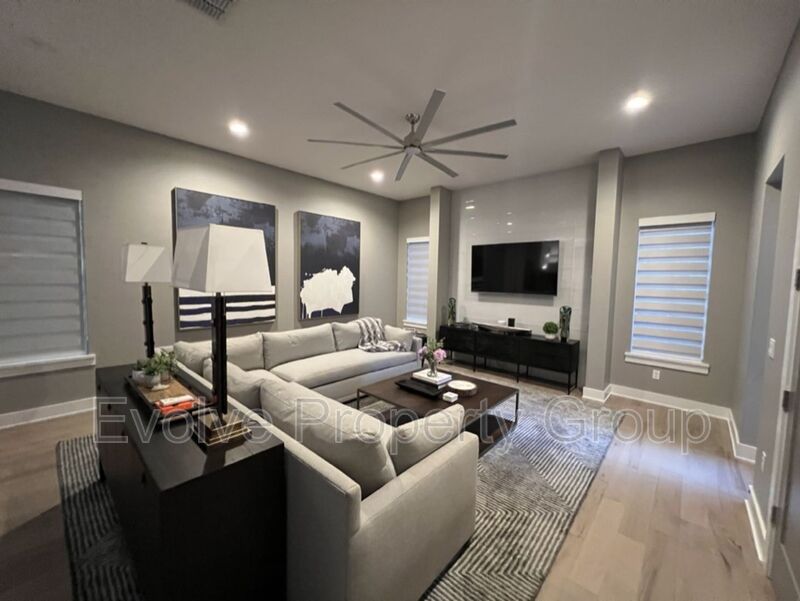 Maitland House: 183 Orange Place