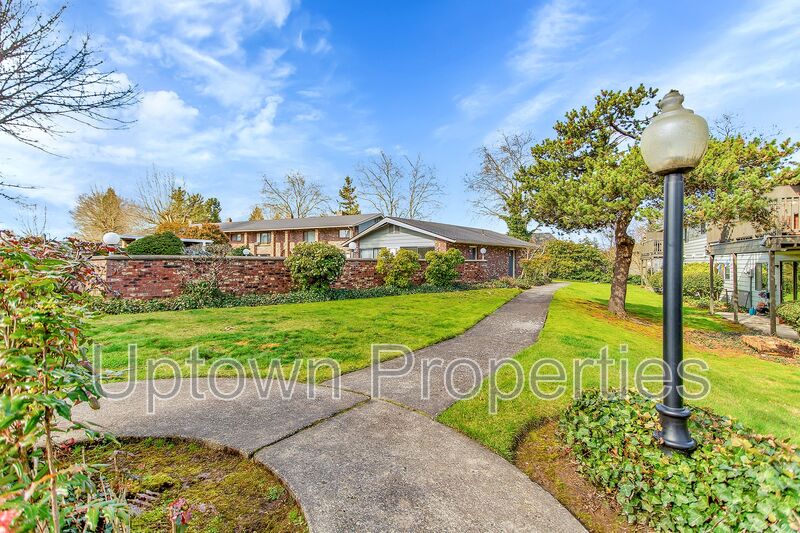 Beaverton Condo: 5660 SW 180th Ave