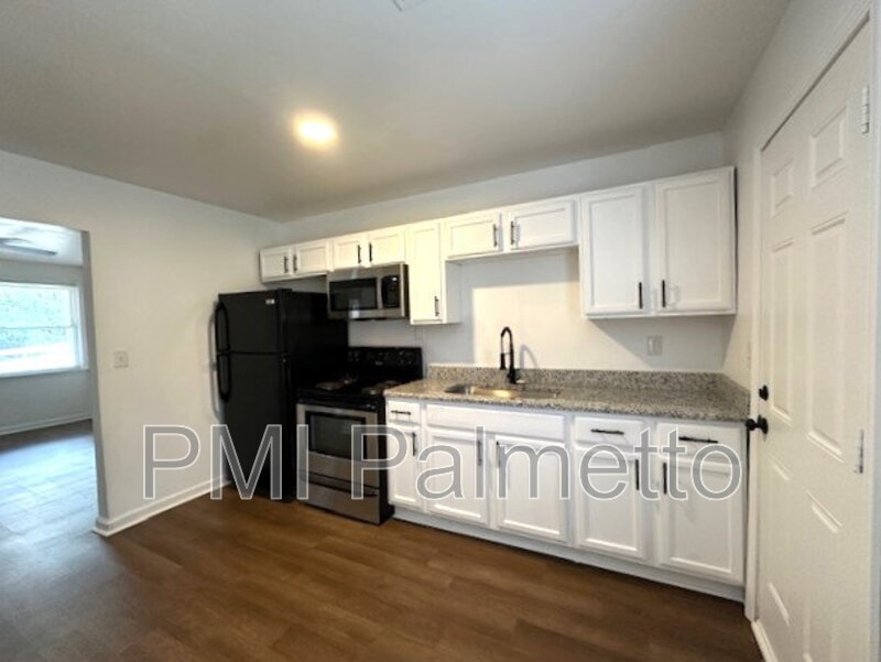 Columbia Condo: 1319 Hendrix St