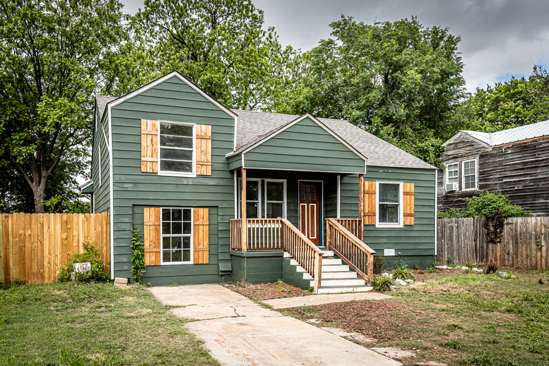 Lawton House: 1925 Northwest Oak Avenue