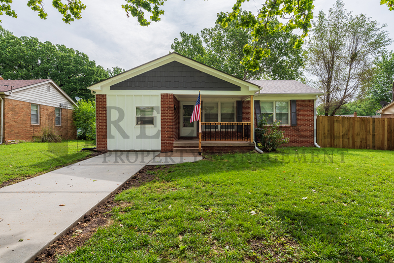 Wichita House: 1144 Prairie Park Road