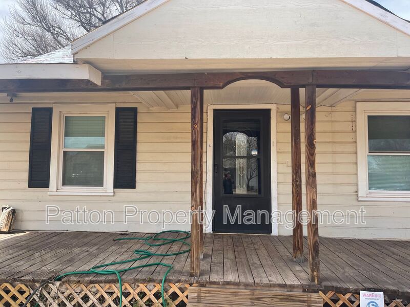 Amarillo House: 800 South Mississippi Street