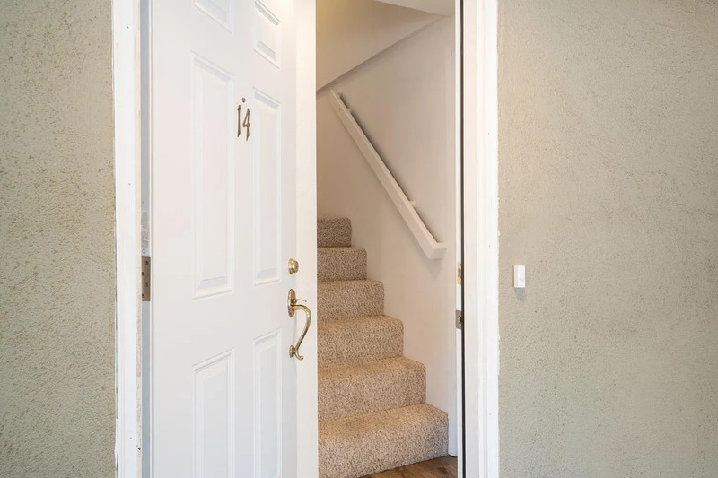 Monterey Townhome: 565 English Ave