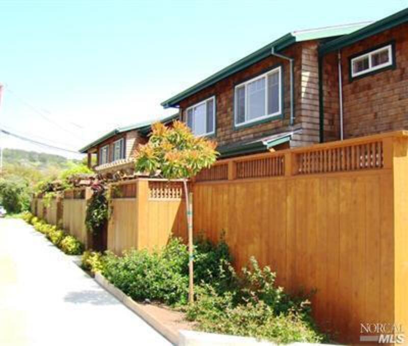 San Anselmo Condo: 1531 Sir Francis Drake Blvd