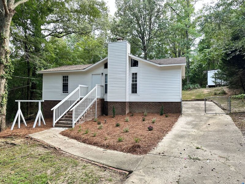 Birmingham House: 5997 Amber Hills Rd