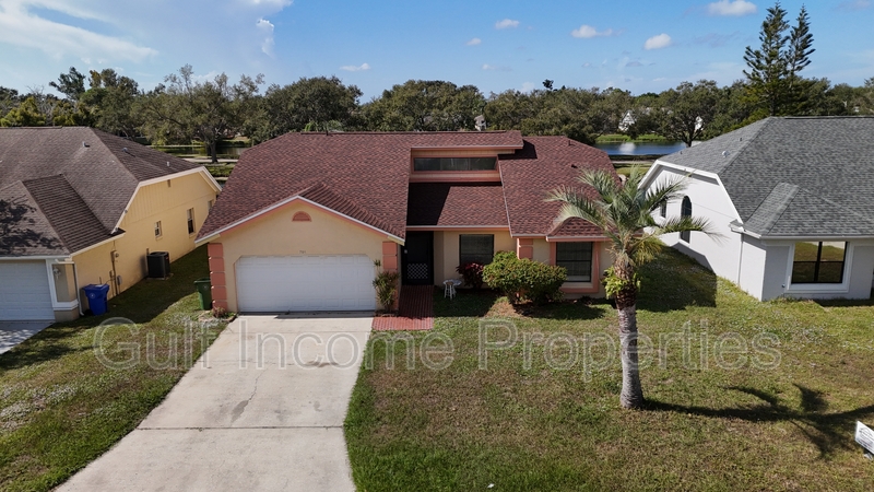 Bradenton House: 704 49th Street East