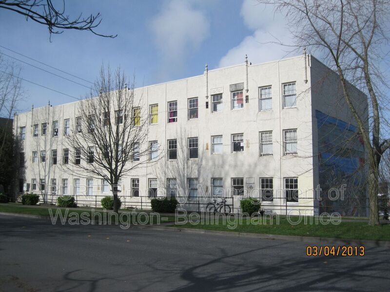 Bellingham House: 421 E. Maple Street
