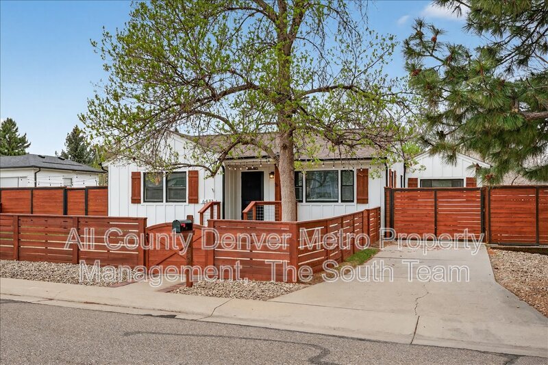 Littleton House: 6473 S Prescott St