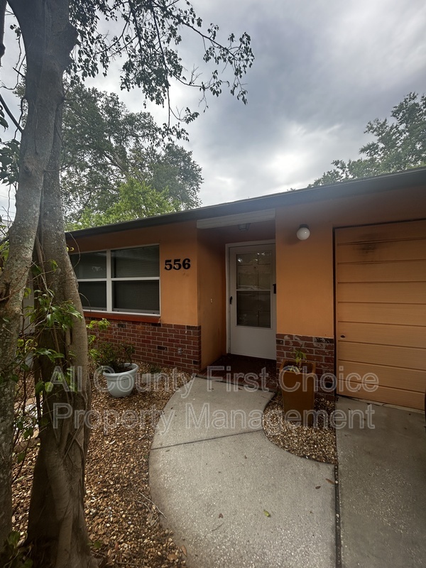 Dunedin Condo: 556 Patricia Ave