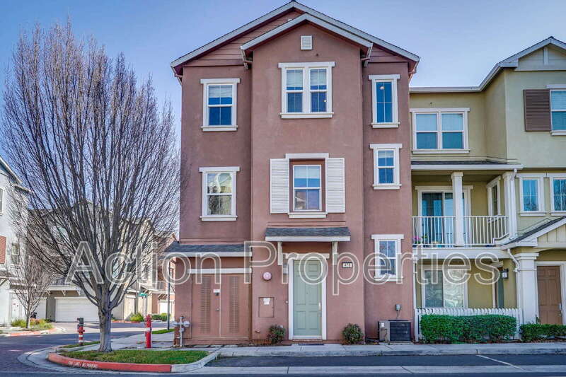 Mountain View Townhome: 471 Parvin Drive