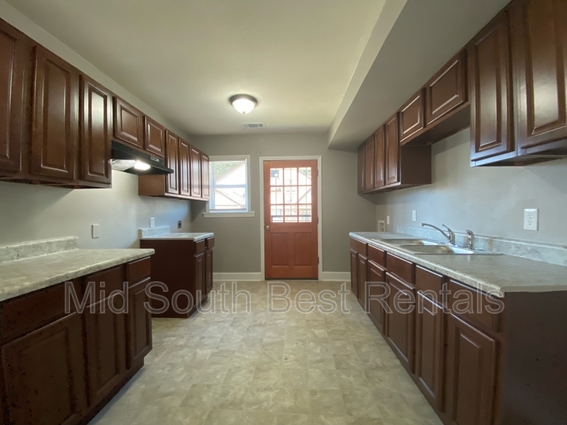 Request a Viewing for 1348 Chadwick Cir (Castalia Heights) Tenant Turner