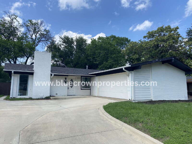 Dallas House: 3035 Townsend Dr