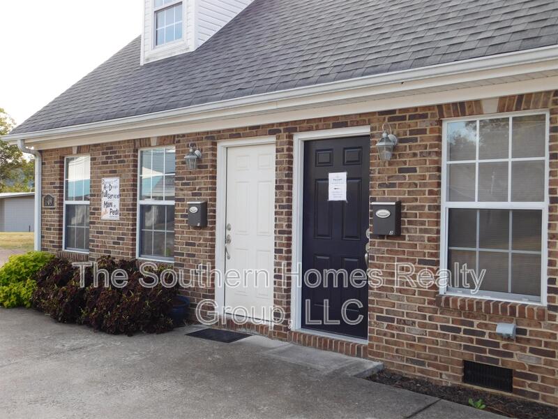 Athens House: 309 W. Madison Ave. Unit 3