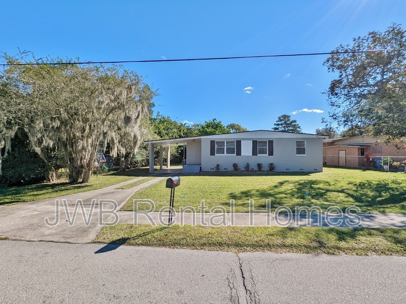 Jacksonville House: 6741 Restlawn Dr