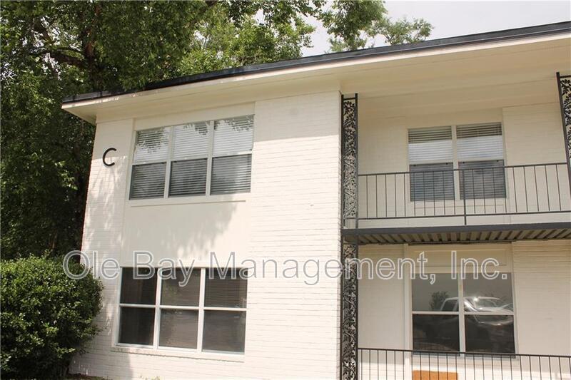 Mobile Condo: 4009 Old Shell Rd