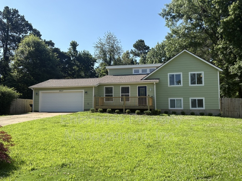 Photo 2 of 6843 Autumnhill Ln