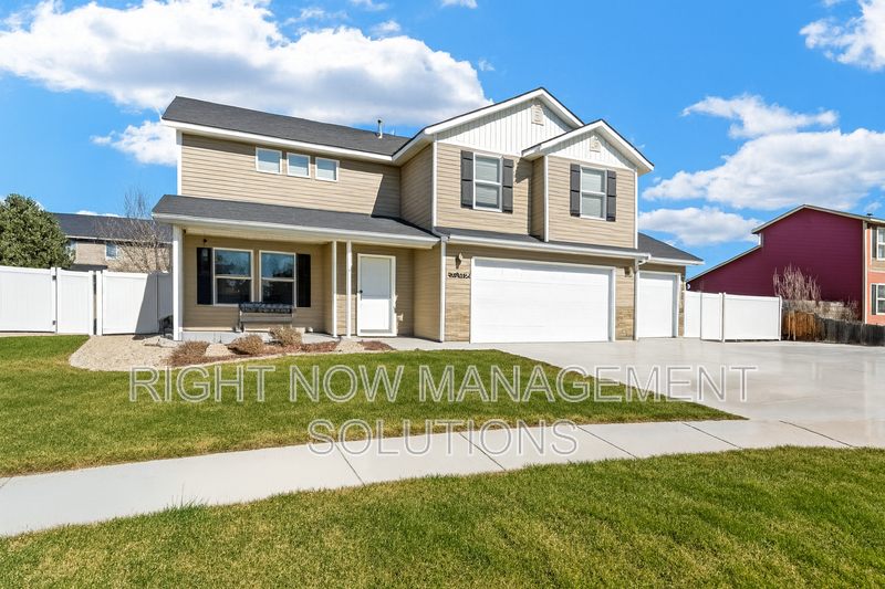 Meridian House: 1860 East Adelaide Drive